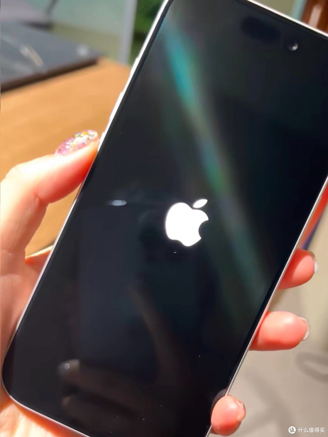 设计取舍与价格策略引争议,iPhone 17短板明显