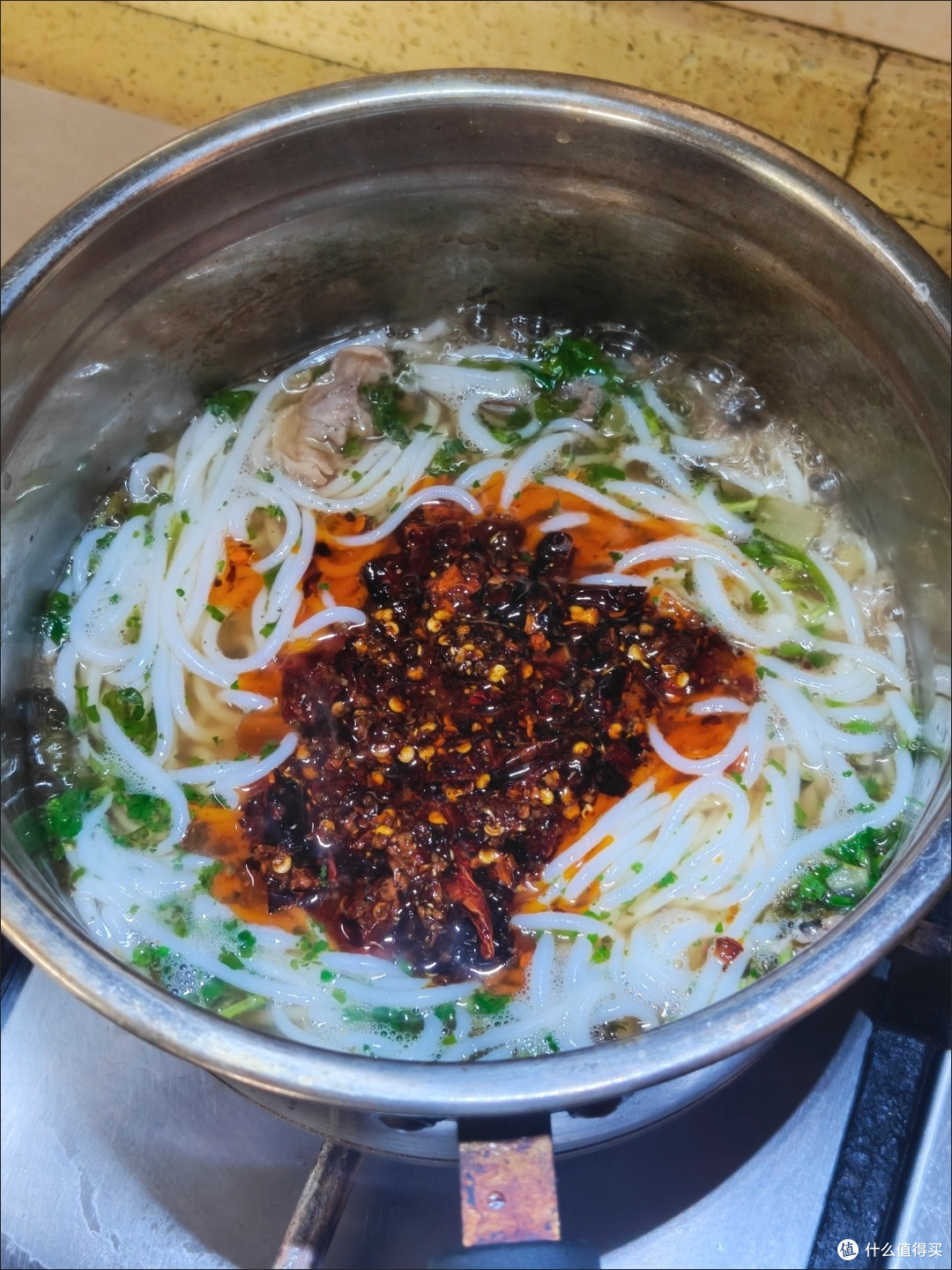 煮袋六盘水水城羊肉粉当宵夜，才懂“速食也能吃出馆子味”