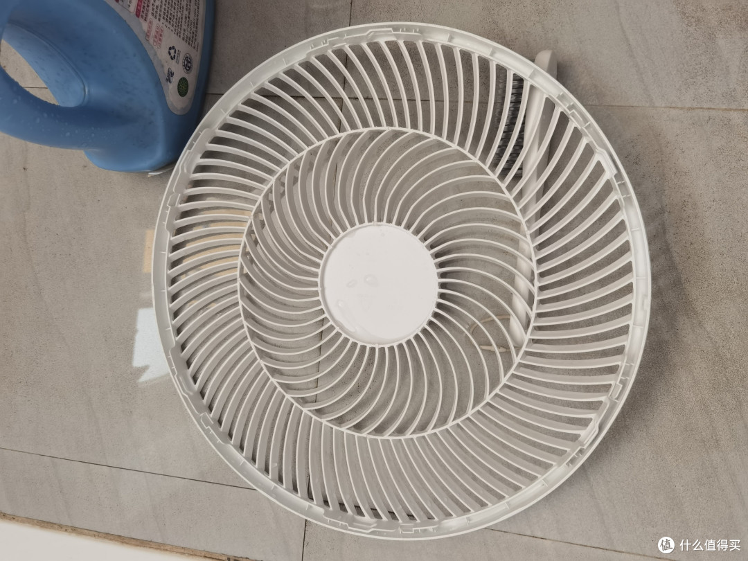 给格力风扇的“换季告别礼”
 