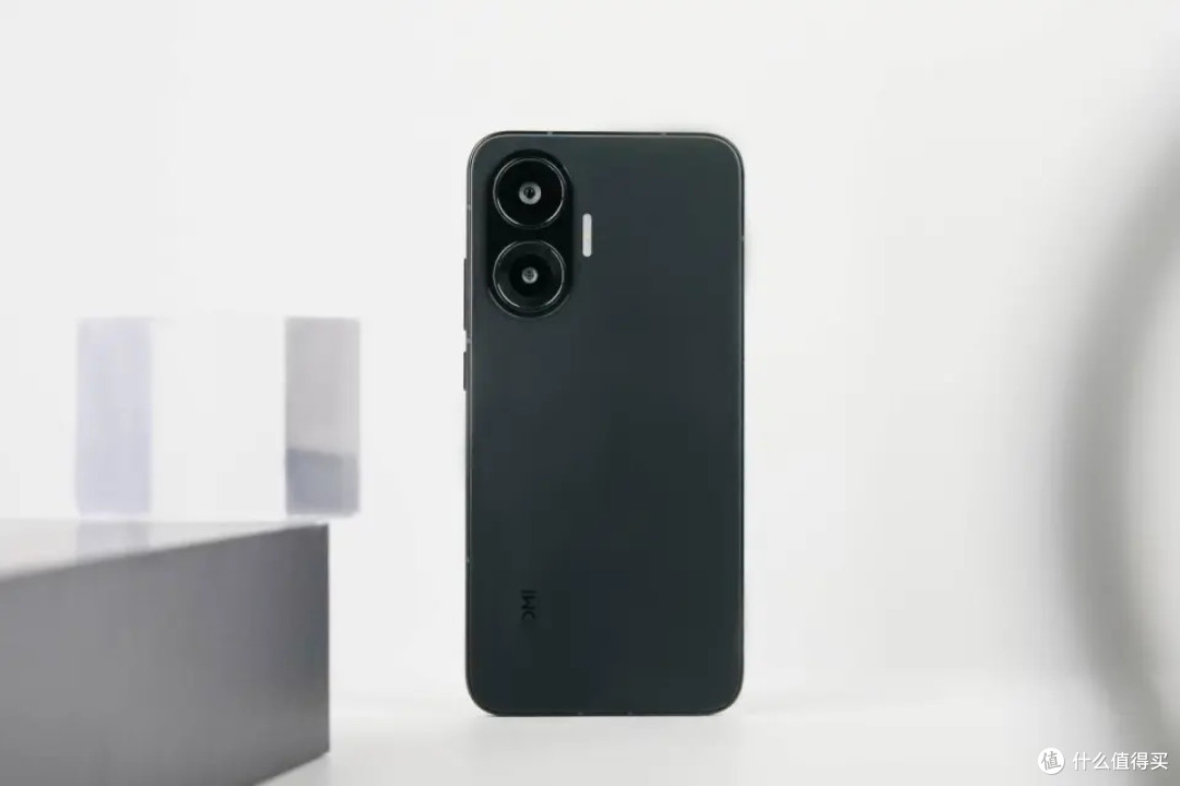 小米“不讲武德”,7550mAh+240万跑分+IP68,准旗舰突降至1299元