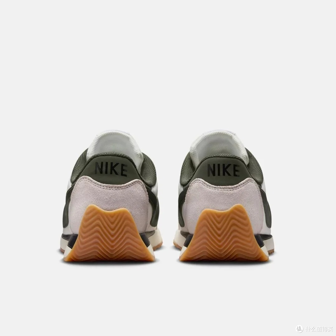Nike PACIFIC:简约时尚与舒适兼备
