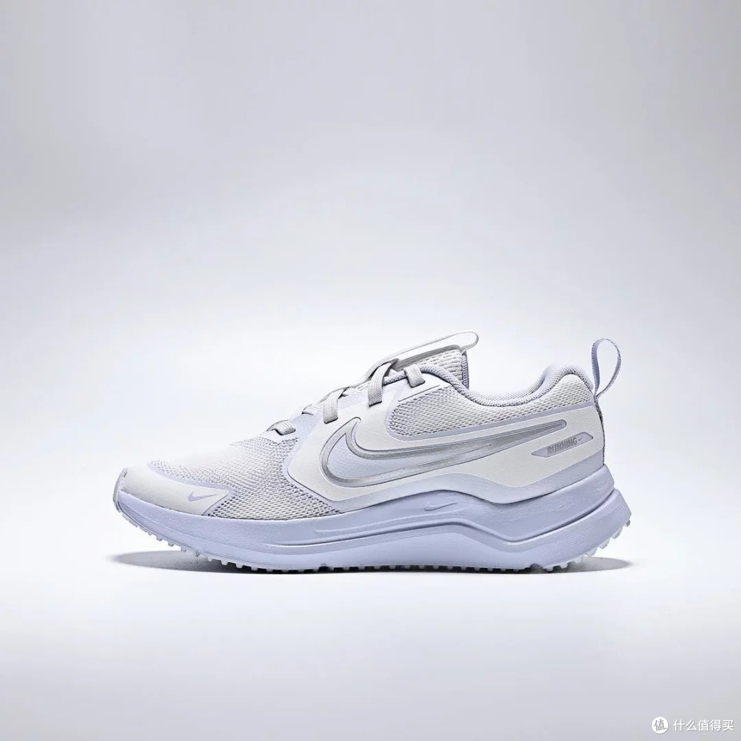 Nike COSMIC RUNNER (GS):孩子运动好伙伴