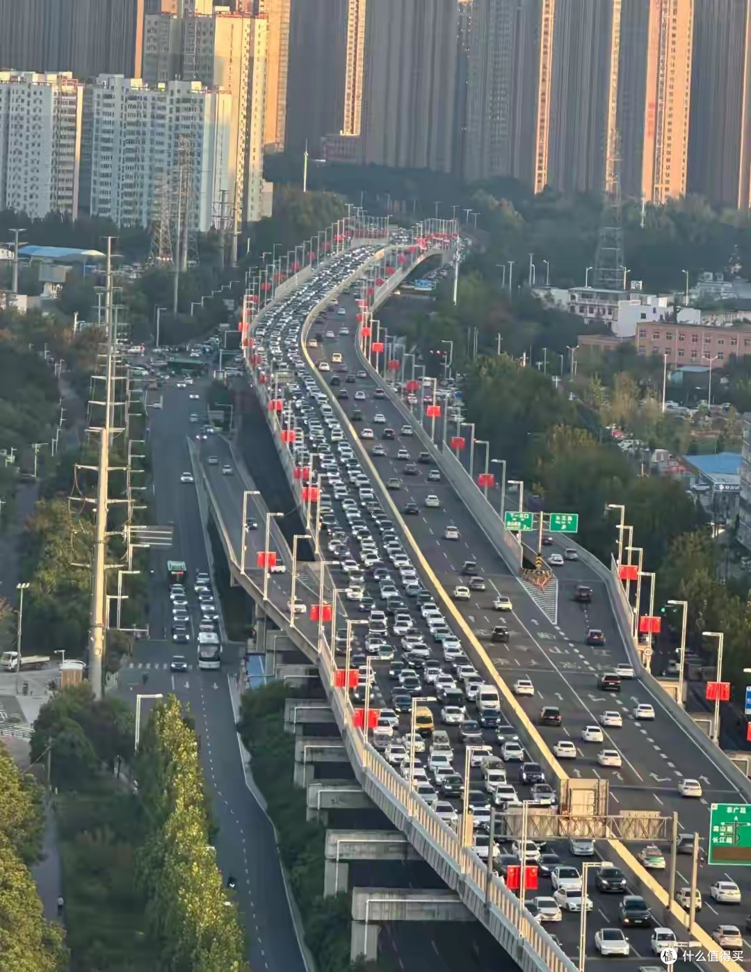 各大景区相继“沦陷”，新鲜数据出炉，网友：走了2亿人又来了3亿