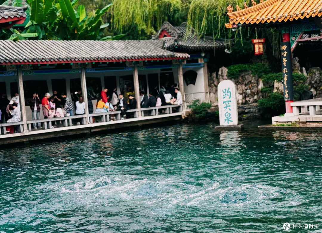 总要去一趟山东济南吧，去看看老舍笔下的一城山色半城湖
