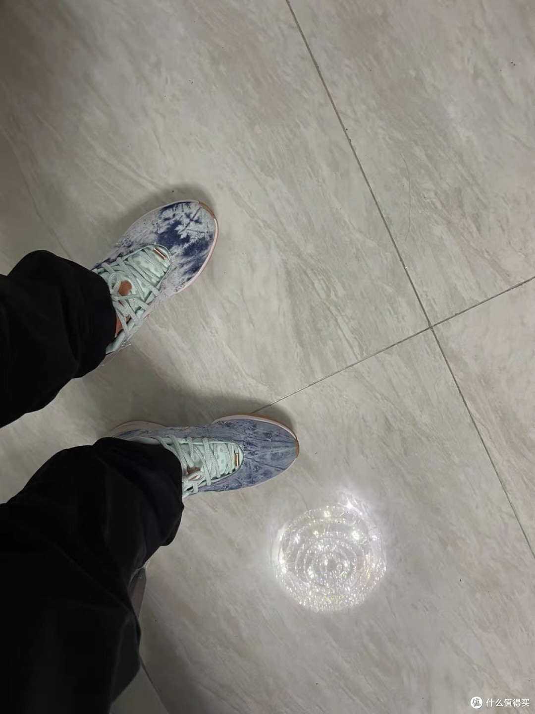 勒布朗21代篮球鞋:舒适与稳定兼备