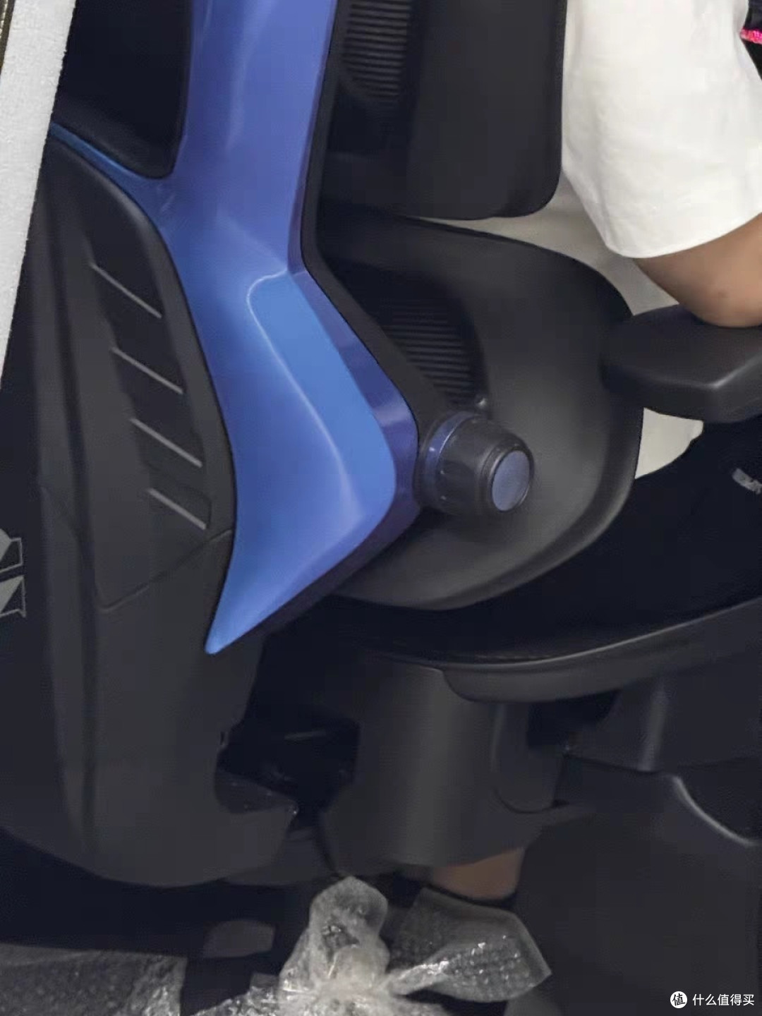 透气网布加持，泰克堡垒BUFF100电竞椅体验如何？