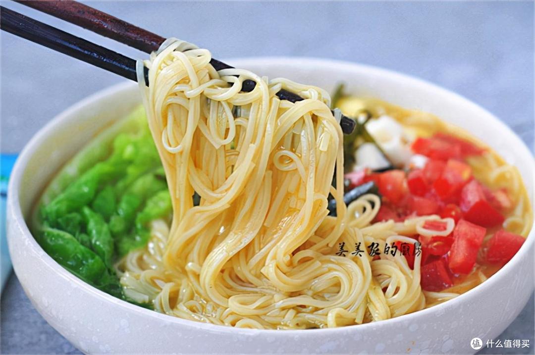 秋天做面条,最爱这味料,汤底加点它,汤浓面爽,儿子最爱吃!