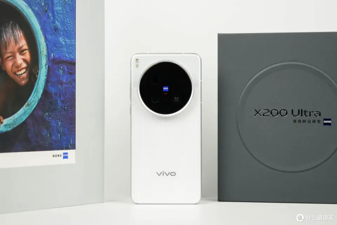 vivo还是妥协了,2K屏+6000mAh+2亿像素,顶级影像旗舰降至新低价