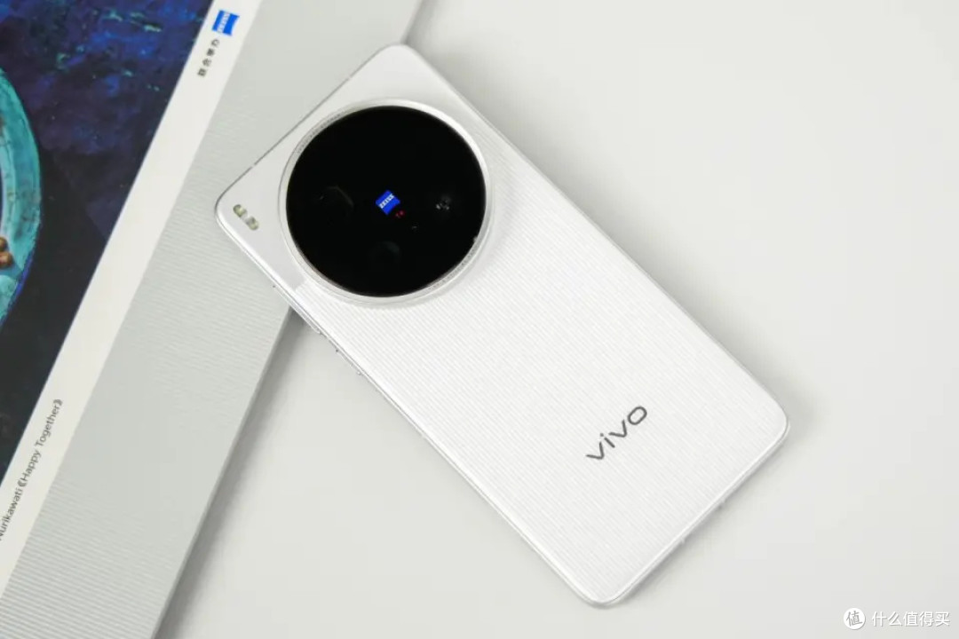 vivo还是妥协了,2K屏+6000mAh+2亿像素,顶级影像旗舰降至新低价