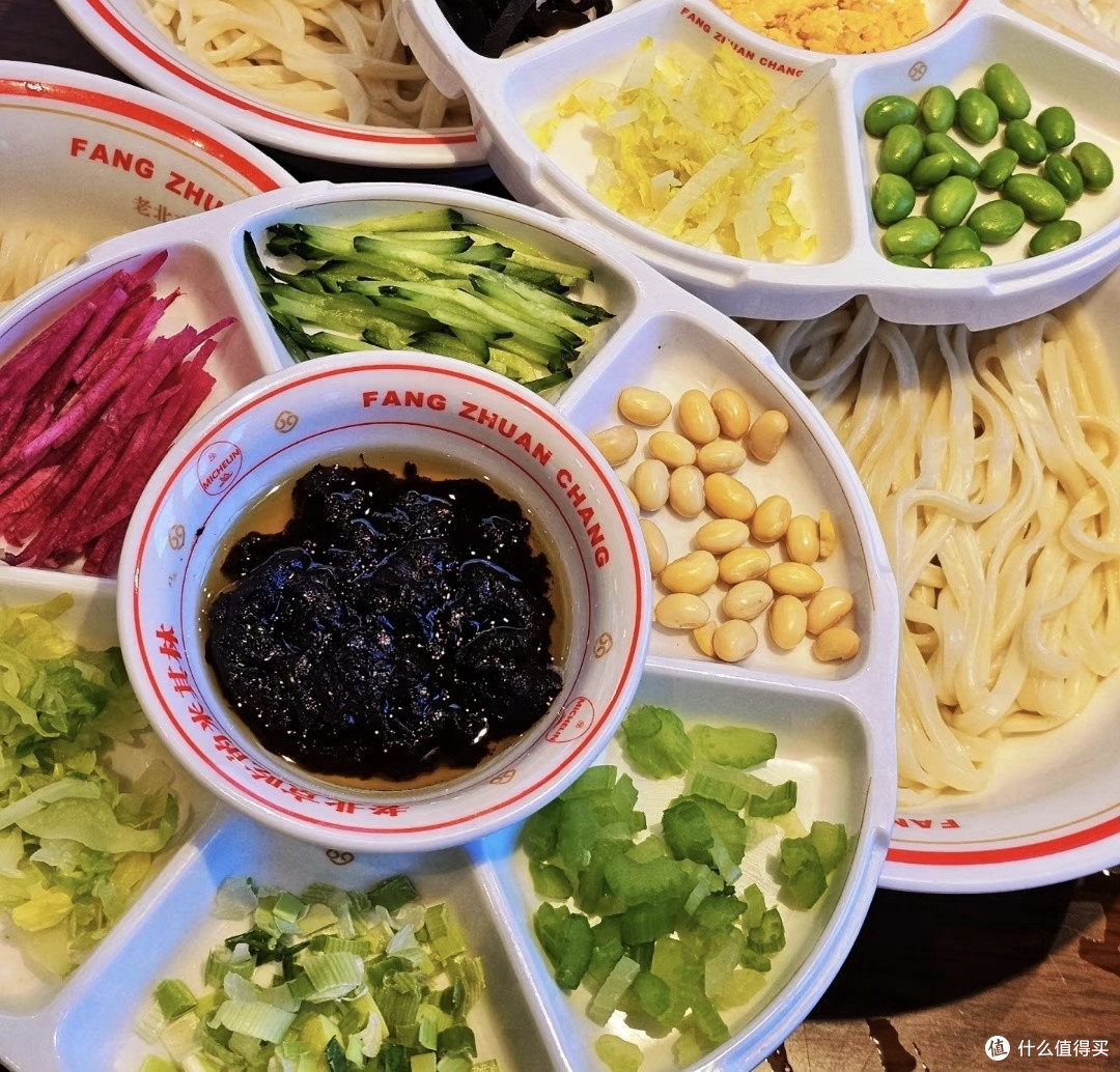 来北京旅游:老北京炸酱面,一口尝尽京味儿家常