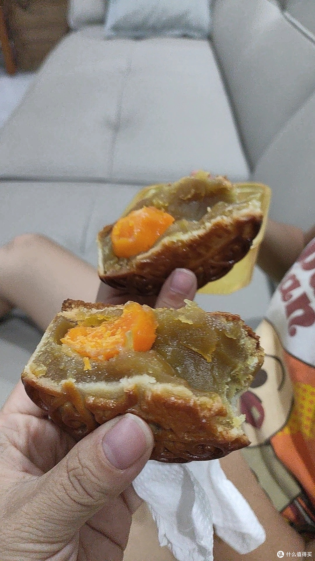 寻味广式双黄白莲蓉月饼,中秋吃月饼我喜欢广式
