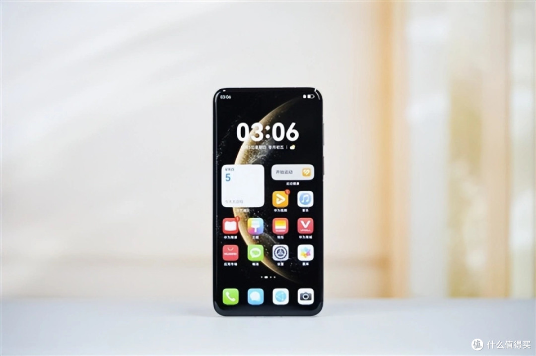 华为Mate70Pro一降再降,256GB跌价1200元,还买什么iPhone17
