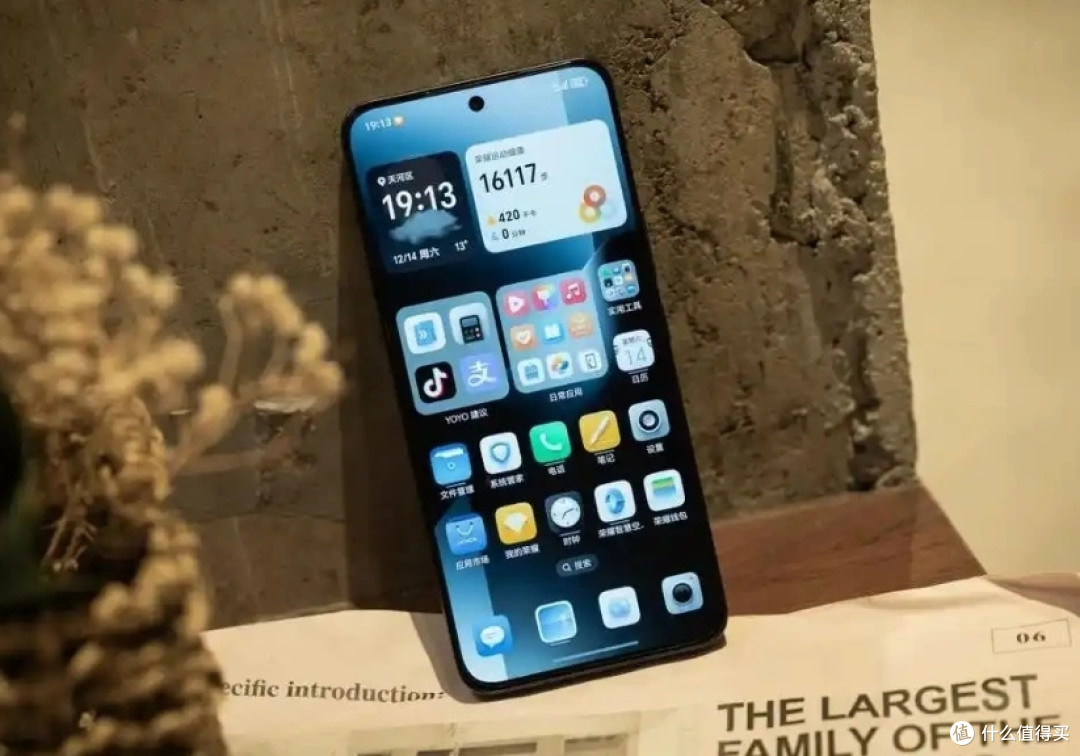 荣耀打响“价格战”,16GB+1TB+100W闪充,顶配旗舰已重回低价