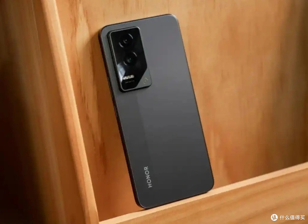 荣耀打响“价格战”,16GB+1TB+100W闪充,顶配旗舰已重回低价