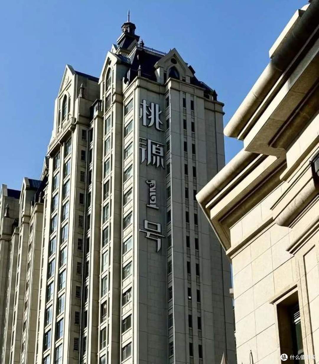 为什么越来越多人逃离“一梯两户”?业主说出实情,原因太现实
