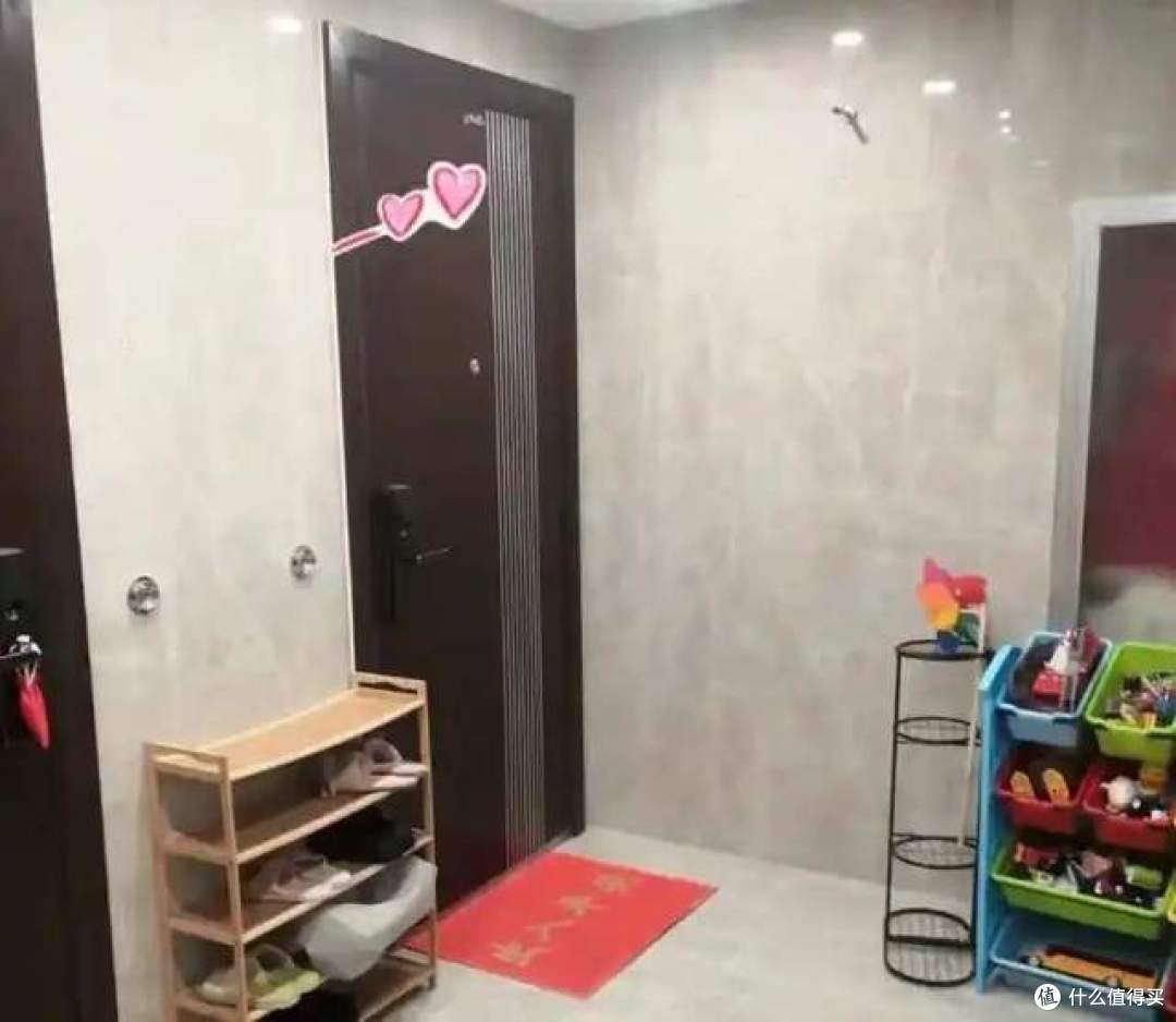 为什么越来越多人逃离“一梯两户”?业主说出实情,原因太现实