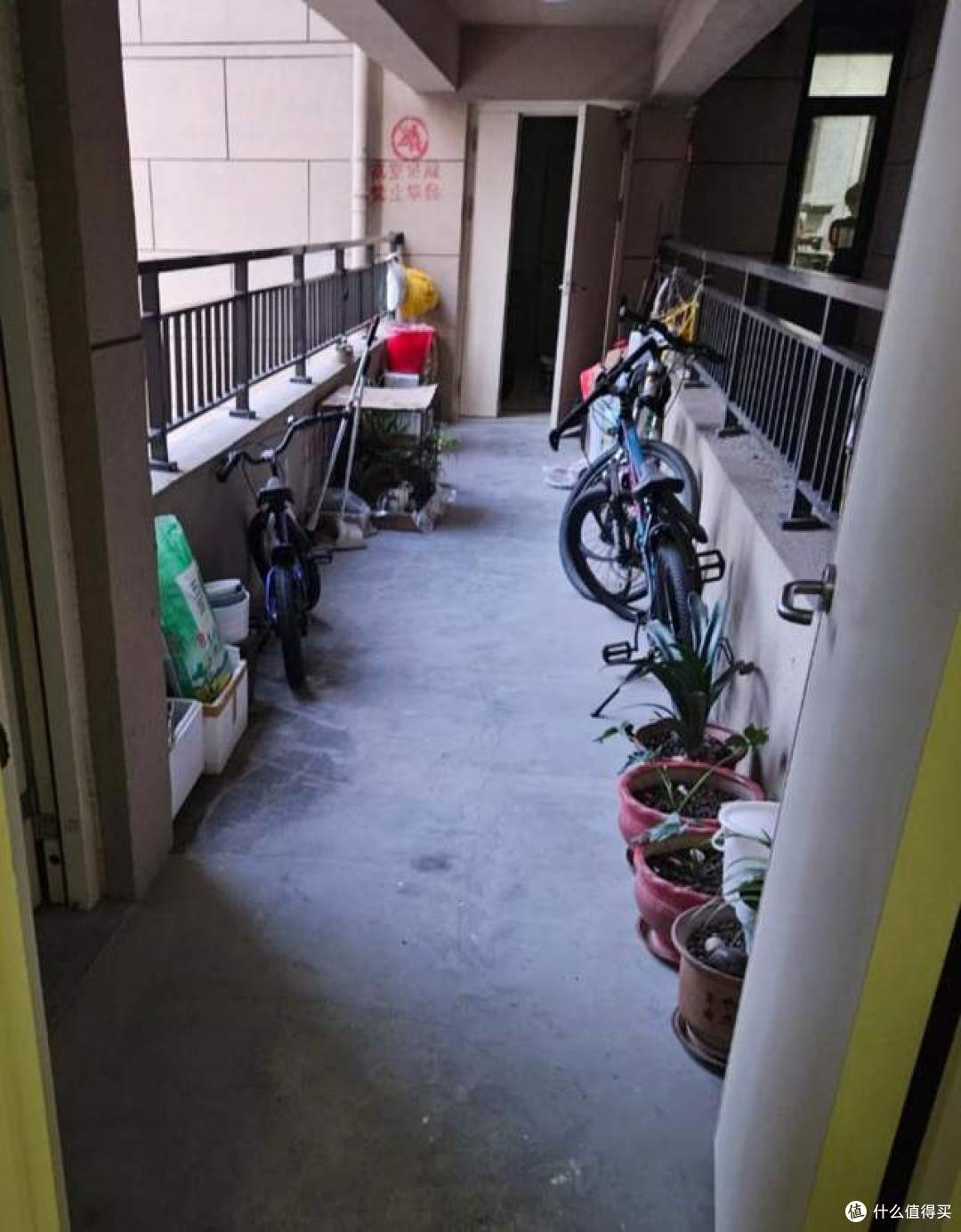 为什么越来越多人逃离“一梯两户”?业主说出实情,原因太现实