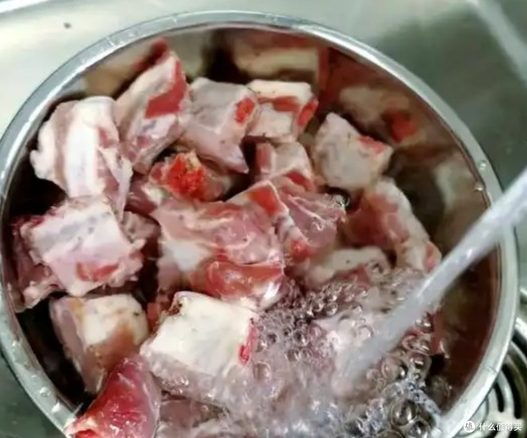 软糯南瓜吸肉汁，排骨嫩到脱骨！