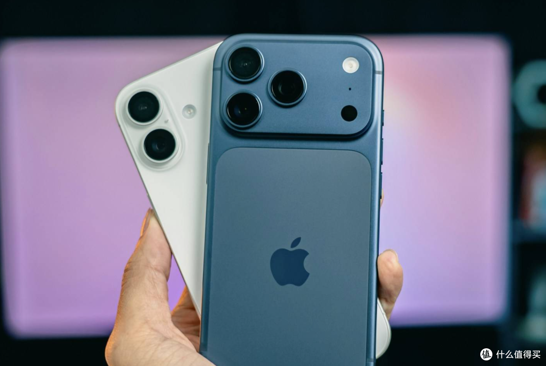 iPhone 17上市后,三款都卖爆了,为什么国人越吐槽越要买?