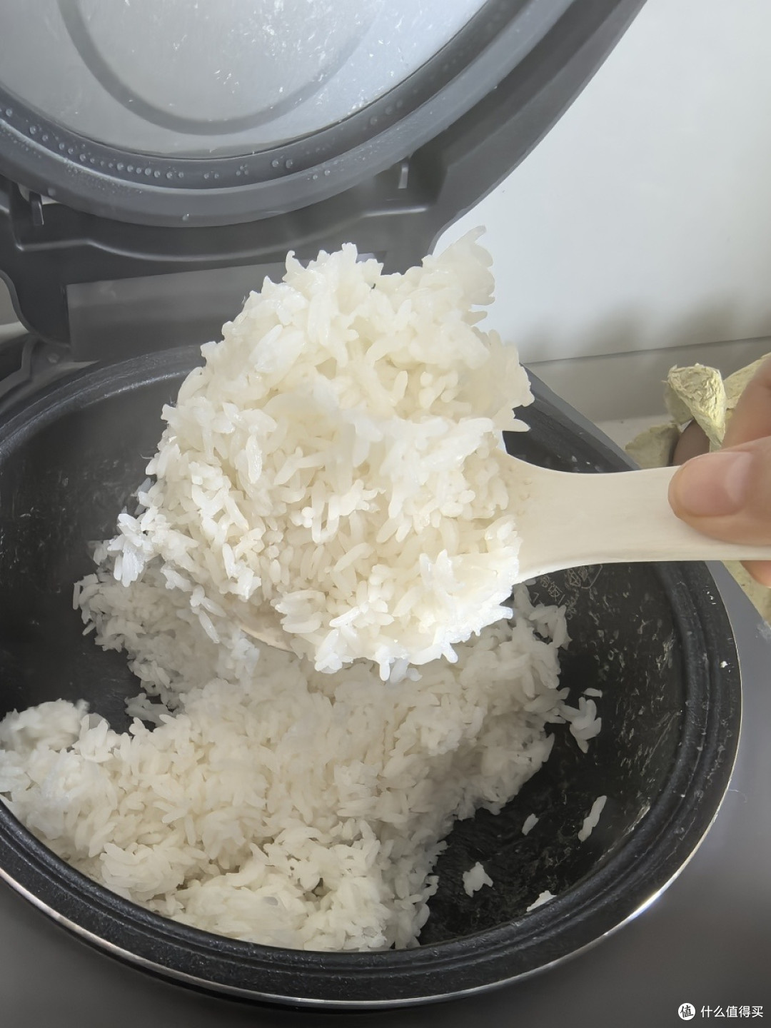 美的3L迷你电饭煲:1-2人食小能手,智能煮饭有柴火香