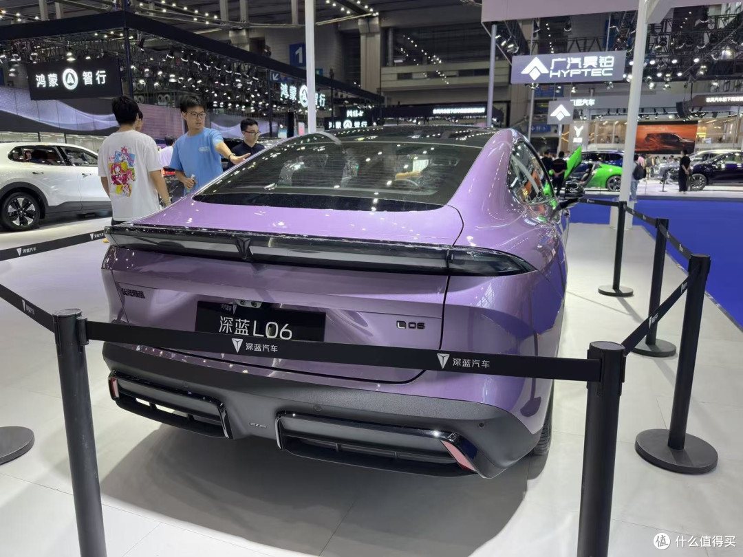 深蓝L06 15万级科技轿跑新标杆