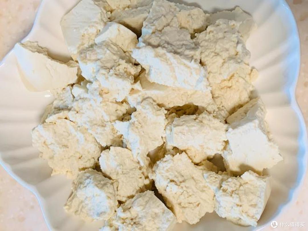 豆腐这样做谁还没试过?又香又嫩,比红烧肉还好吃,下饭一绝!