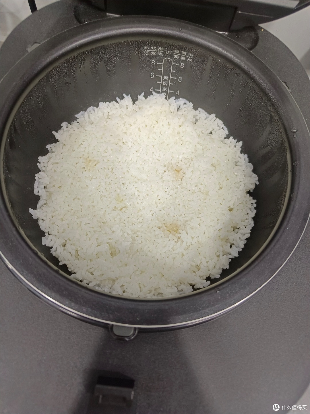 苏泊尔SF40HC667电饭煲:4L大容量IH款,柴火饭香满厨房