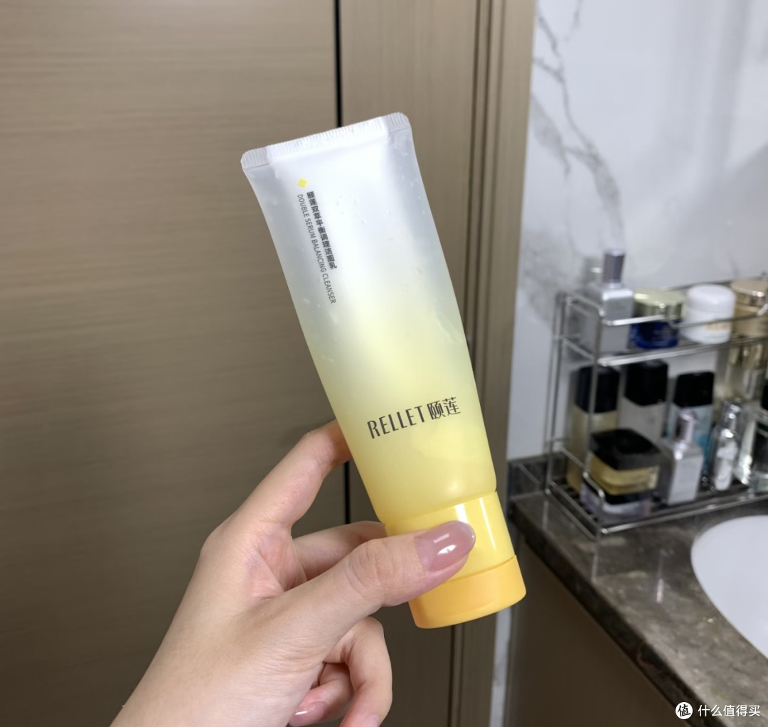 油皮换季救星：颐莲双仓洁面