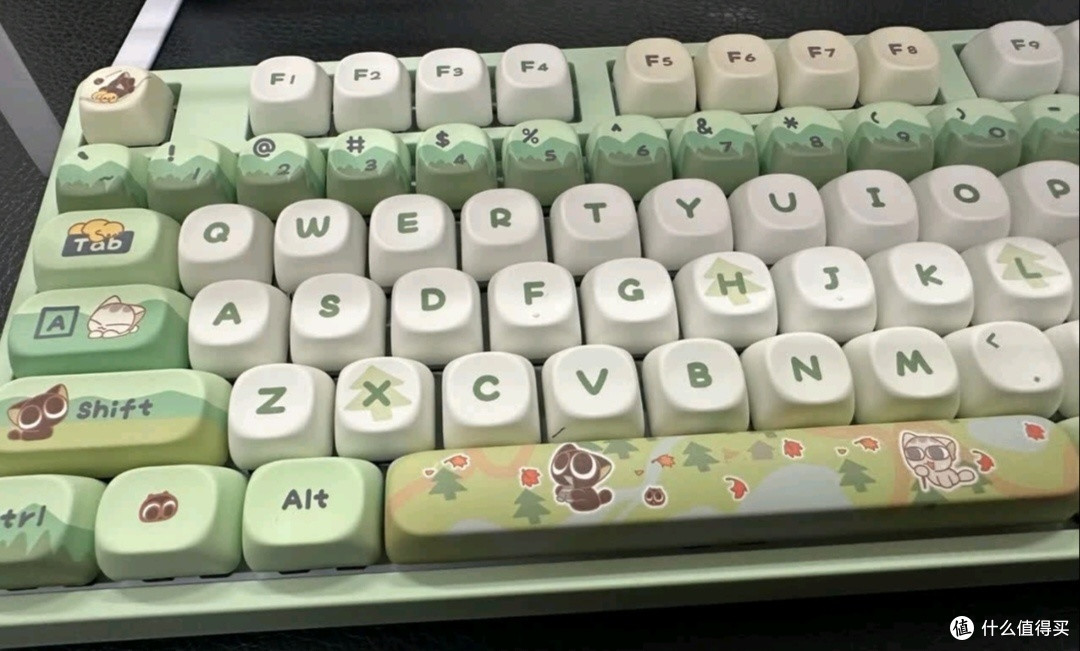 双十一必入！AKKO罗小黑战记机械键盘，颜值与实力并存！