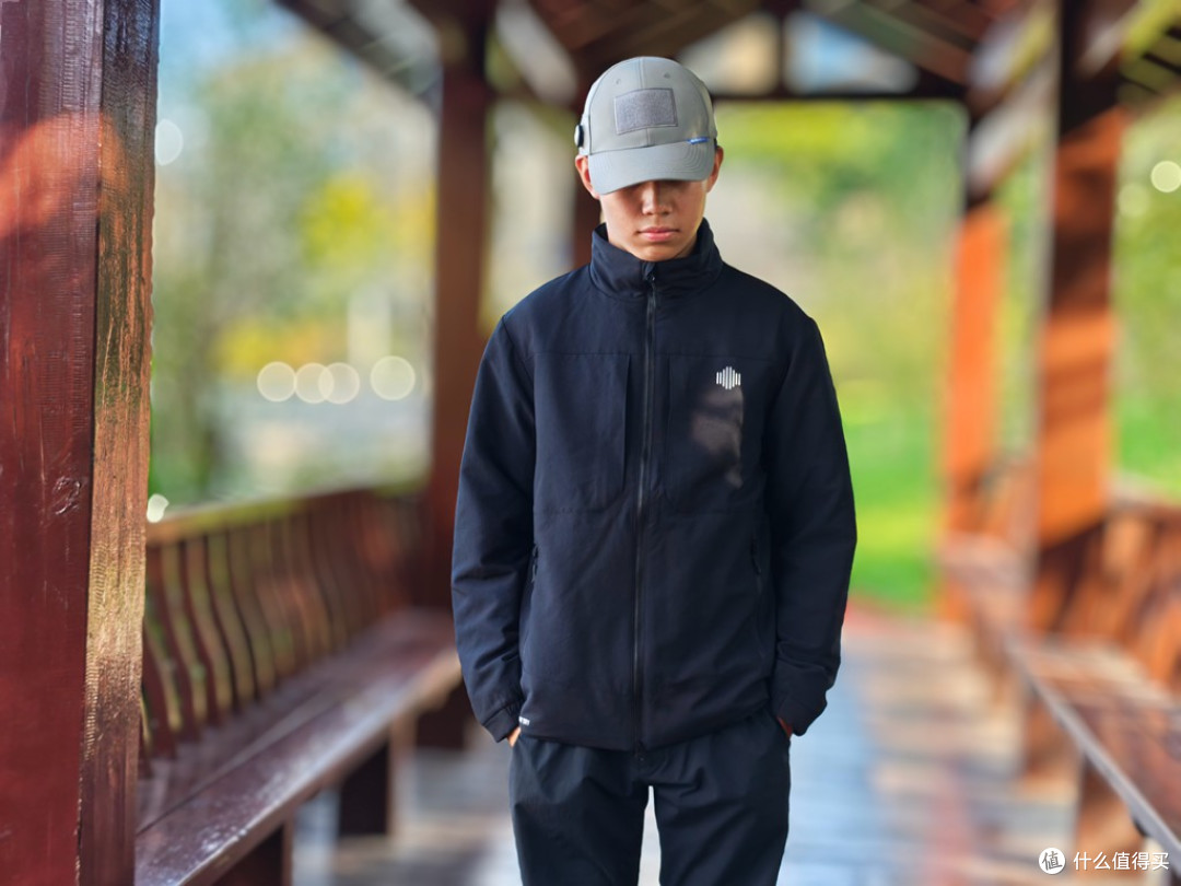 单导动态 C80 胸袋立领棉服:保暖防护全在线