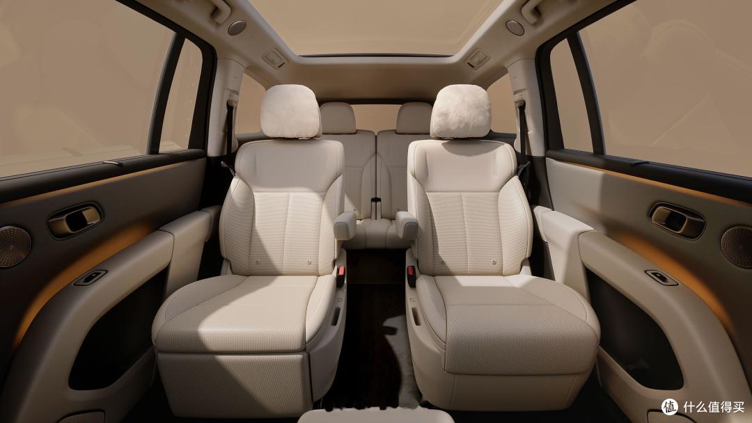 特斯拉ModelY L,空间表现灾难,三排像小板凳,加长加了个寂寞?
