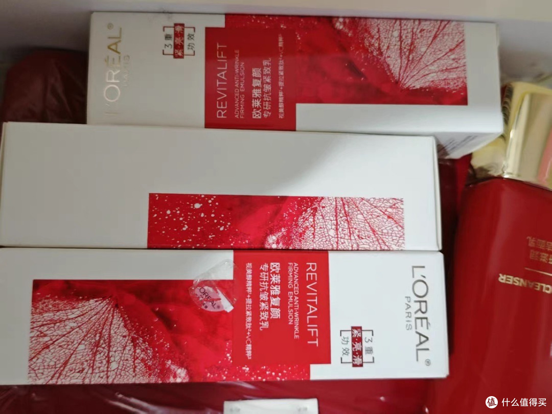 欧莱雅复颜水乳套装:我媳妇的“时光机”