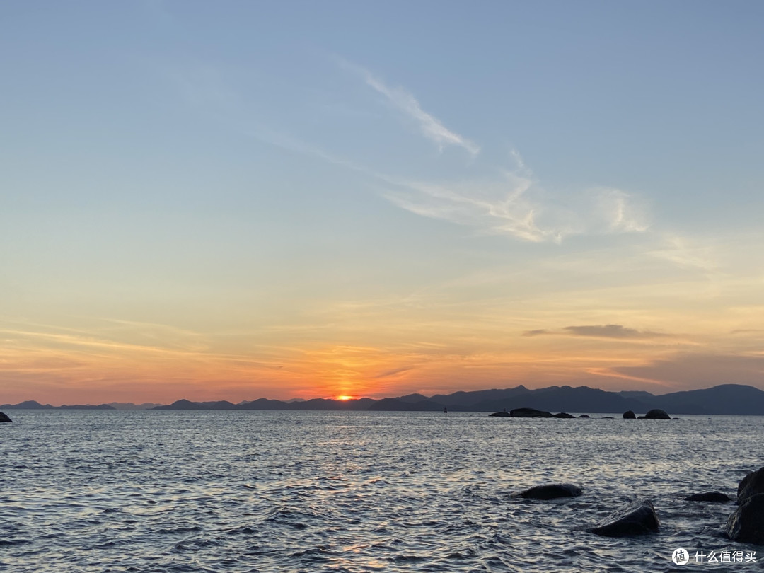 台山大浪湾：一场与海浪、贝壳和夕阳的浪漫邂逅。
