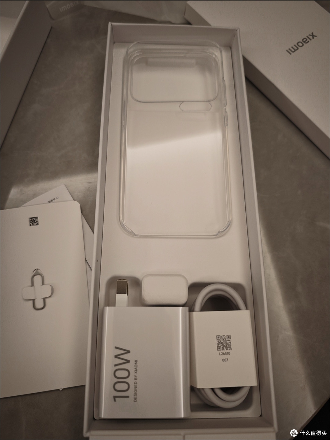 小米17 Pro：带背屏和长焦的实用旗舰机