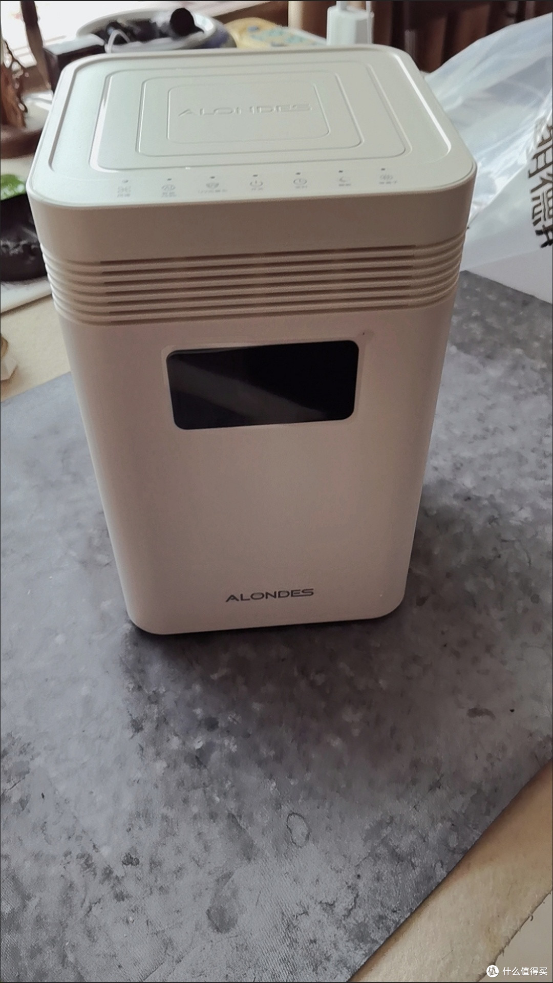 这台空气净化器把家里空气“洗”干净了
