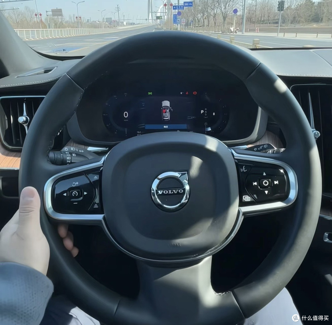 25万内选好车？六折沃尔沃XC60让你圆梦豪华四驱SUV！