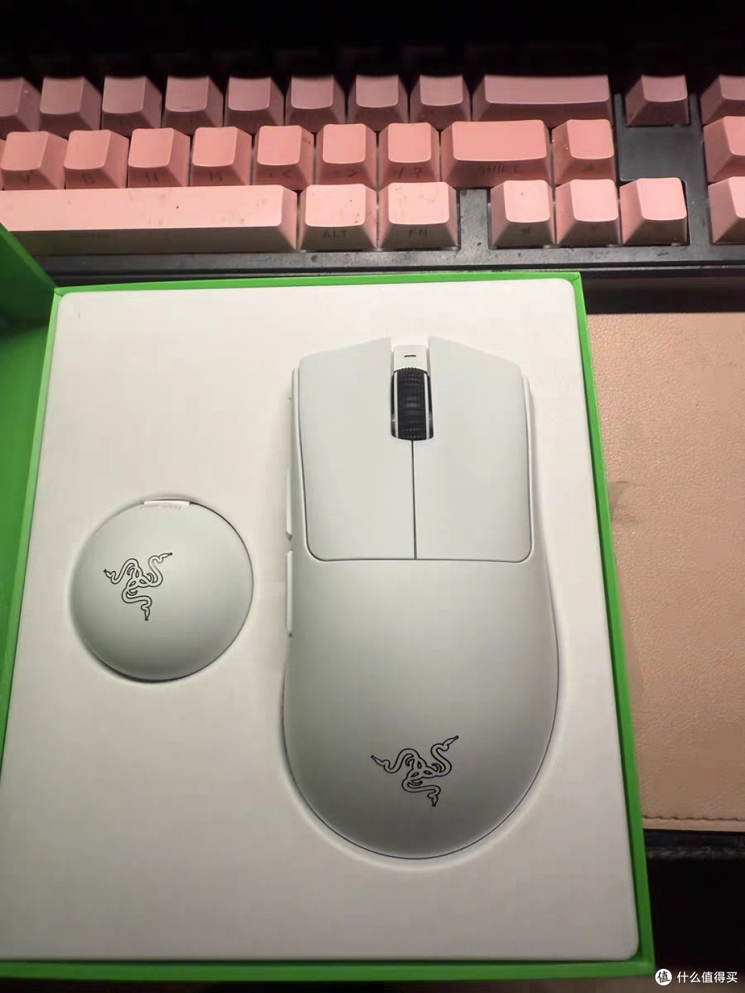 雷蛇蝰蛇V4 Pro：8K电竞无线鼠标