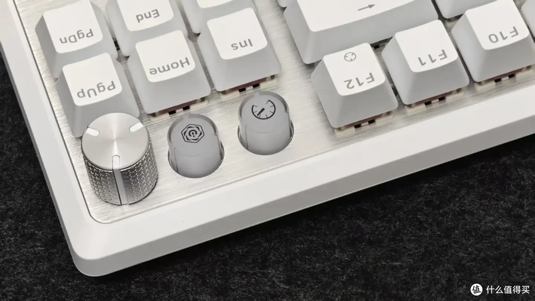 海盗船新款磁轴键盘开箱——K70PRO TKL加量不加价