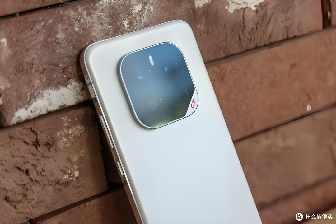 荣耀豁出去了!16GB+512GB+7200mAh+骁龙8至尊版,售价更加亲民