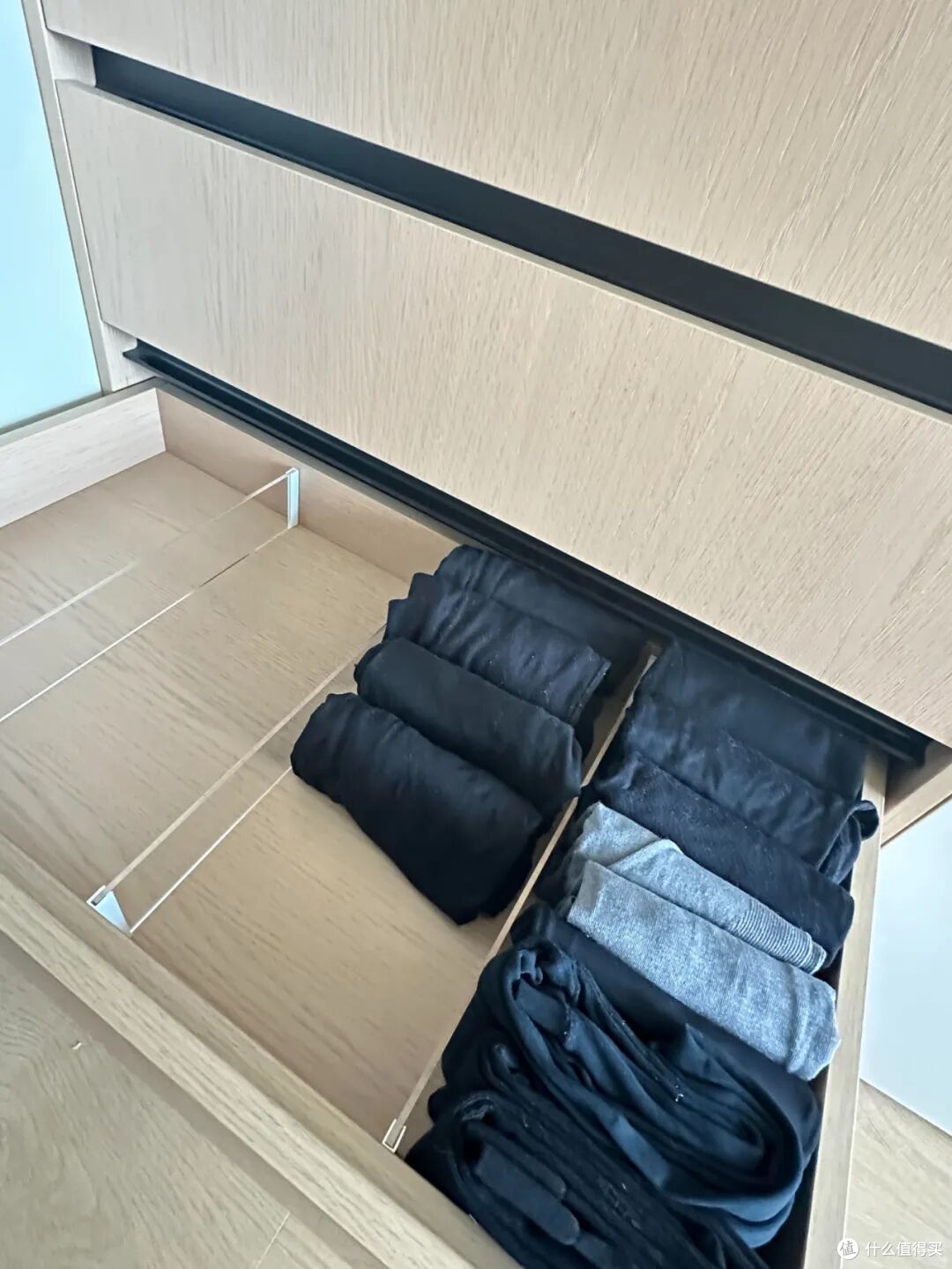 被年轻人“脑洞大开”的收纳折服了！换个思路后，家里一点都不乱