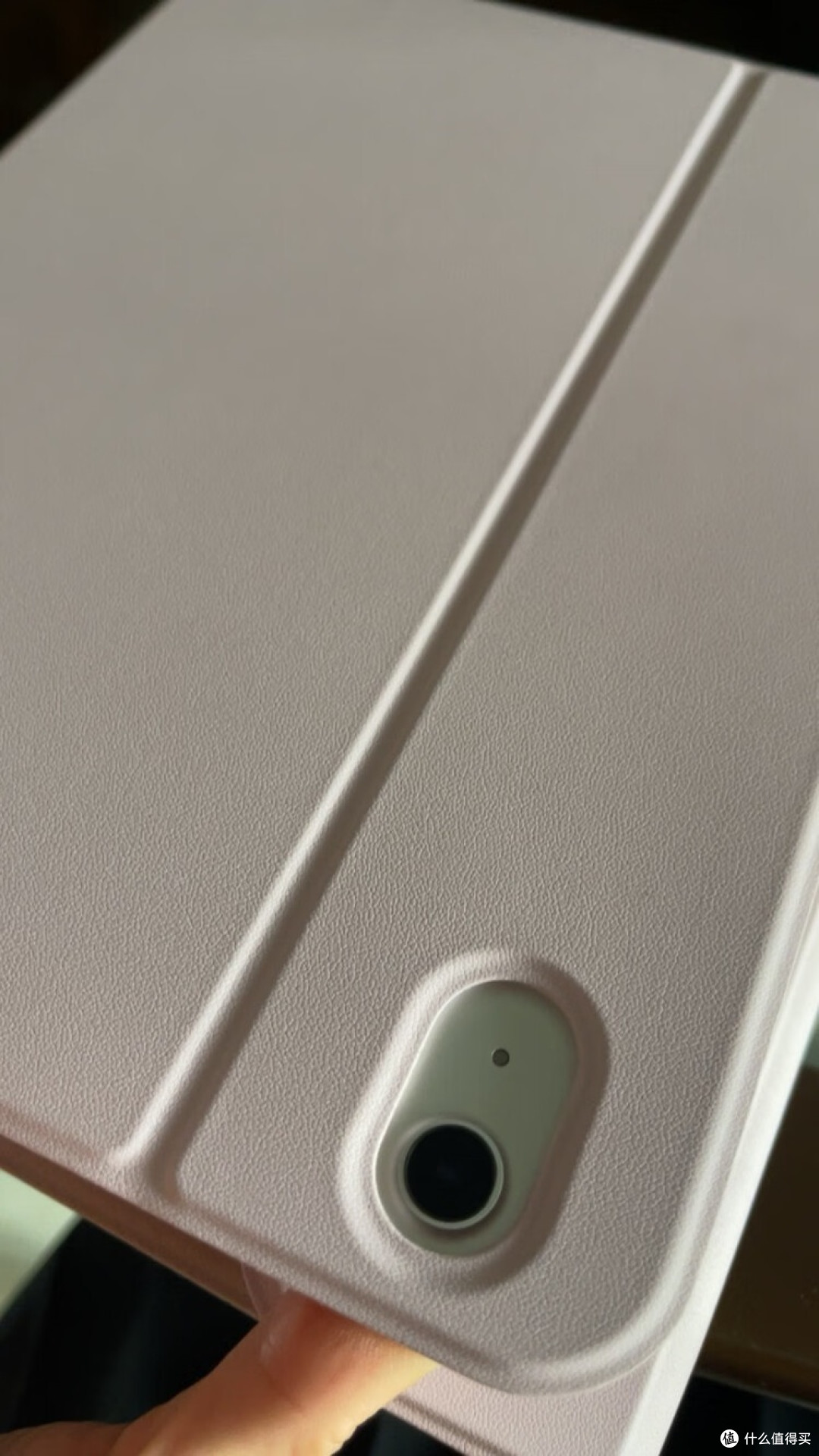 iPad搭配粉色壳：便携与颜值兼备