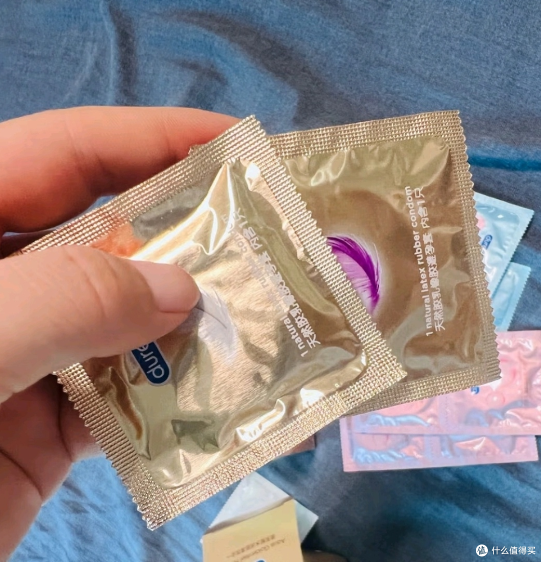 杜蕾斯玻尿酸水润4合1避孕套,真的更水润