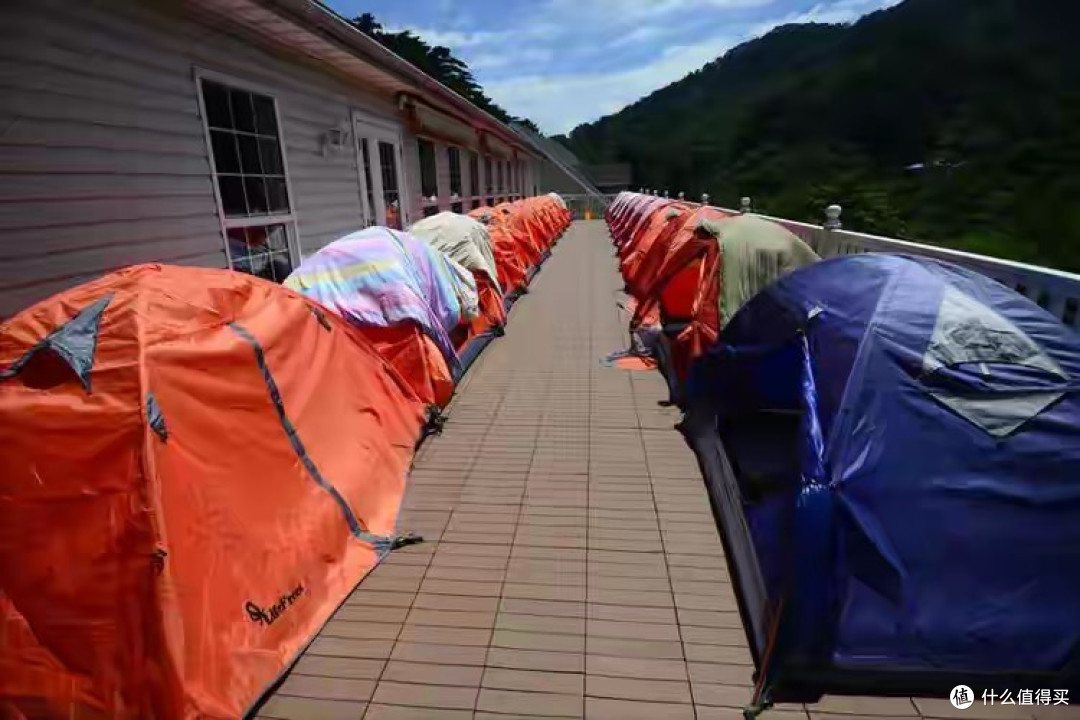 酒店遇冷,帐篷爆满?这个十一,文旅消费逻辑正在改写