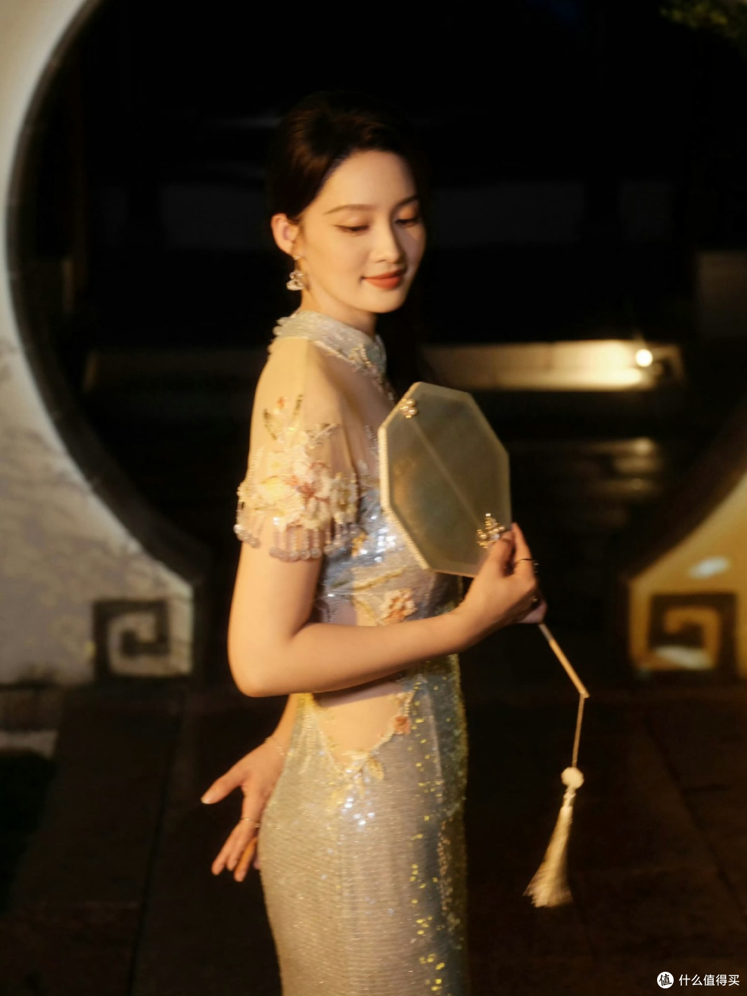 绝美东方韵！李沁一袭旗袍，完美诠释什么叫“气质杀”