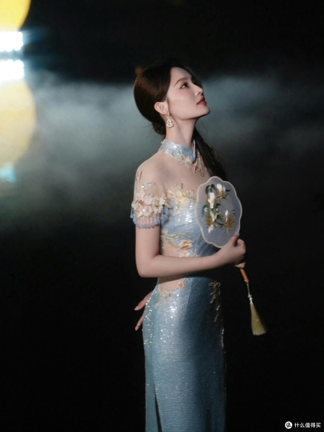 绝美东方韵！李沁一袭旗袍，完美诠释什么叫“气质杀”