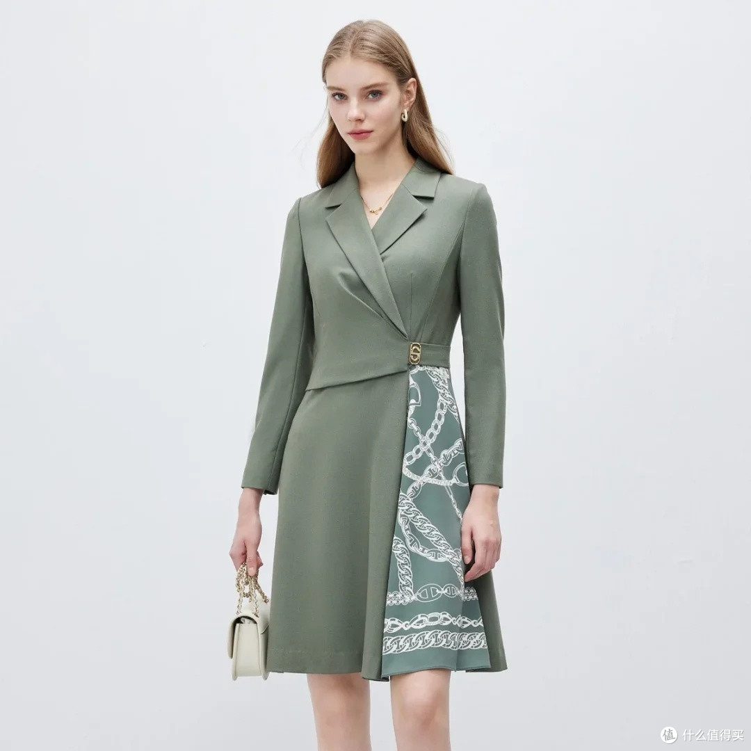 Scofield羊毛裙:职场女性的优雅选择