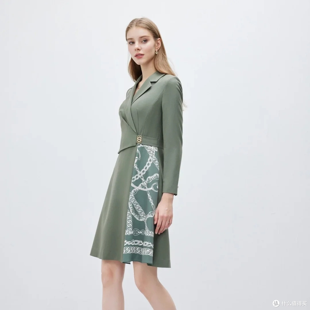 Scofield羊毛裙:职场女性的优雅选择