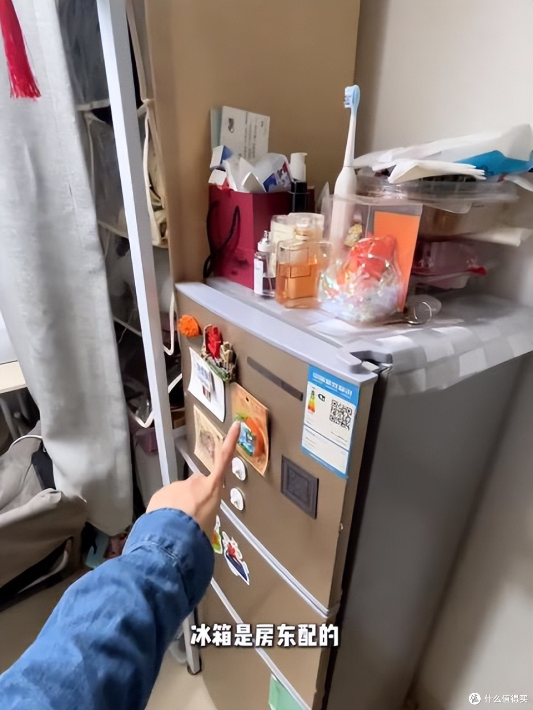 香港26岁女孩晒生活照：蜗居4㎡劏房，功能齐全，网友：太窒息了！