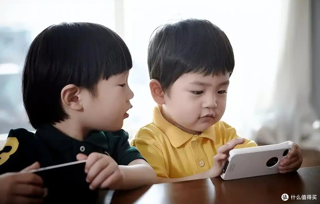 什么时候该给孩子一部手机？先取得这3关“通行证”，别太随意了
