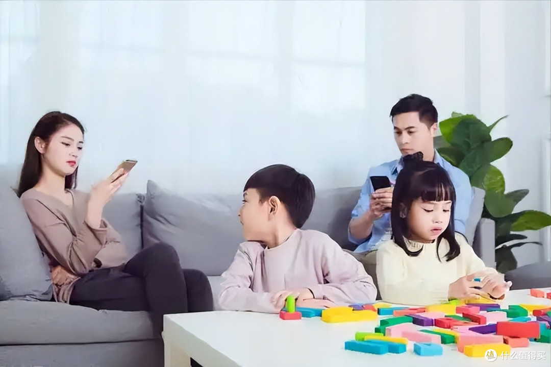 什么时候该给孩子一部手机？先取得这3关“通行证”，别太随意了